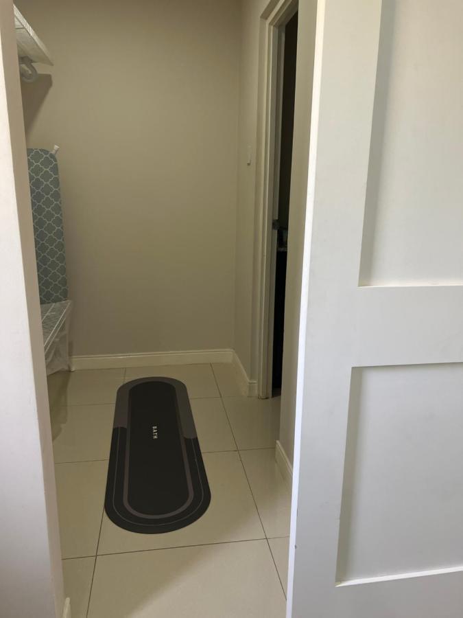 Bayfront Villa & Apartment Portmore Ngoại thất bức ảnh