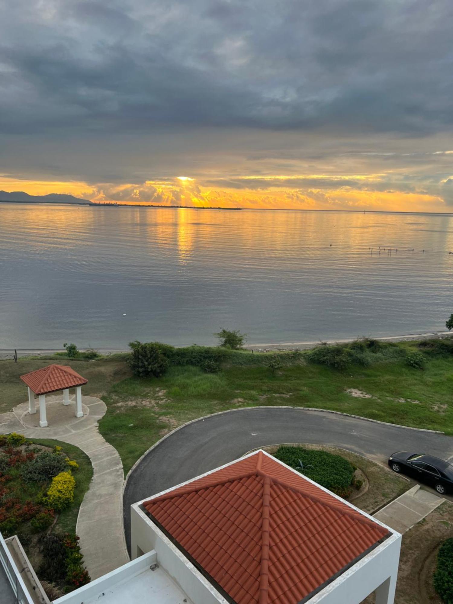 Bayfront Villa & Apartment Portmore Ngoại thất bức ảnh