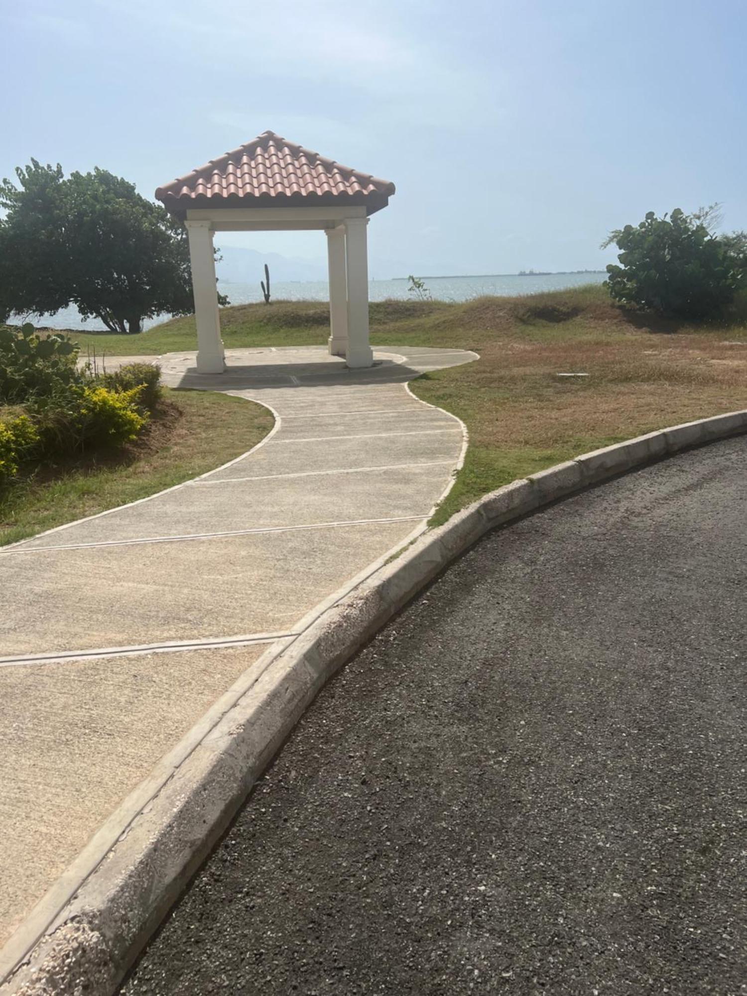 Bayfront Villa & Apartment Portmore Ngoại thất bức ảnh